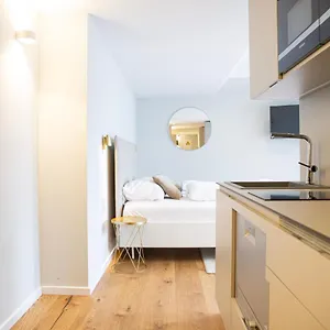 Blackhome I Contactless Check-in Вена