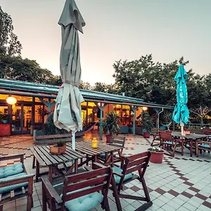  Hostel Island Magyarország