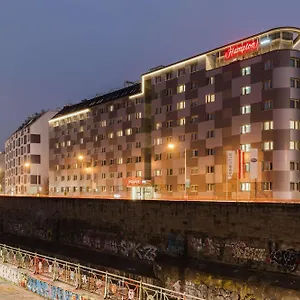 מלון Hampton By Hilton West