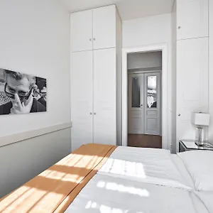 Appartement 6, Wenen